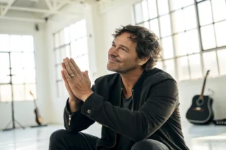 stephan jenkins praises mgk